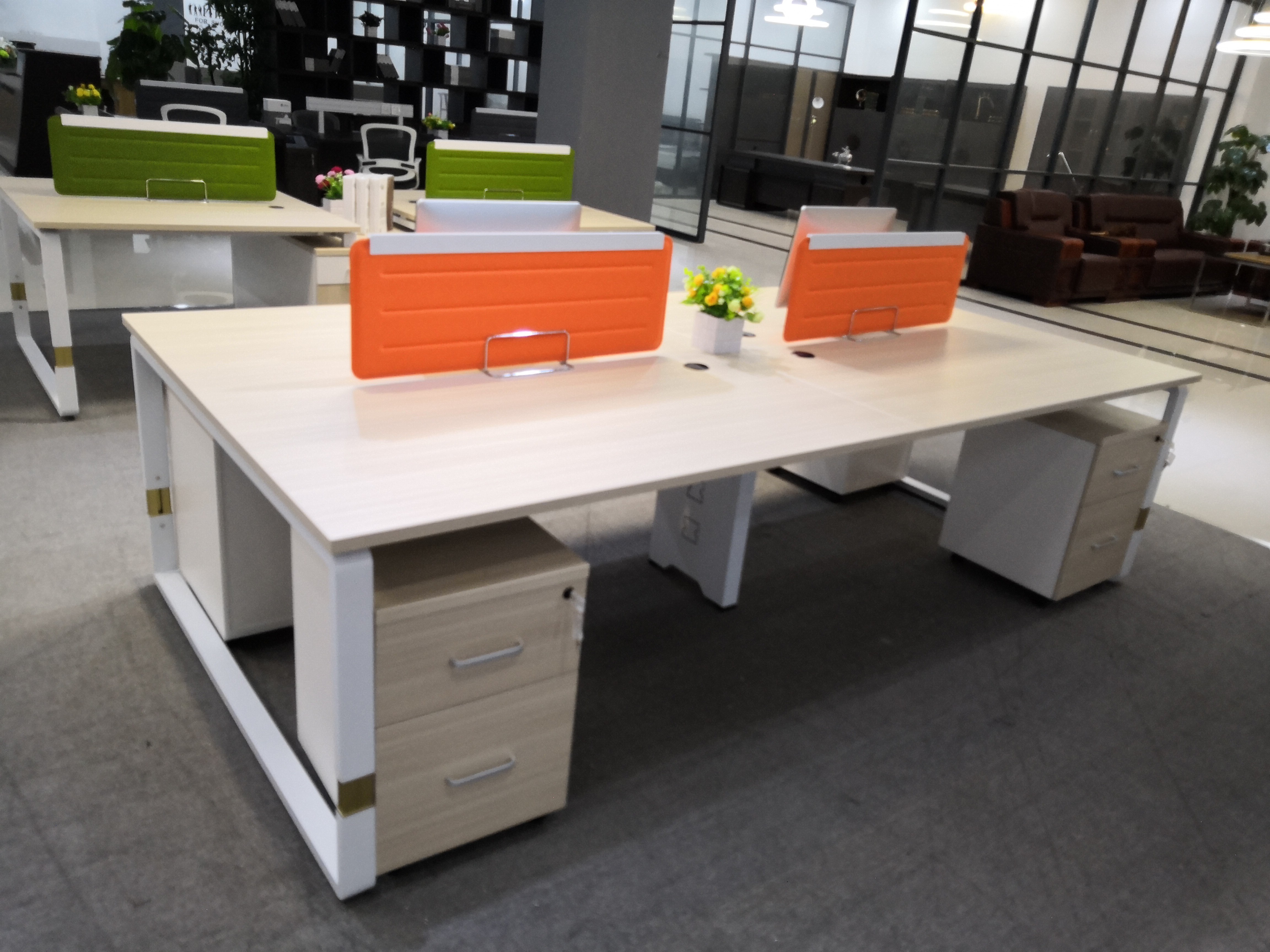White / Black Contemporary Office Cubicles Workstation W2800*D1400*H1100mm Size