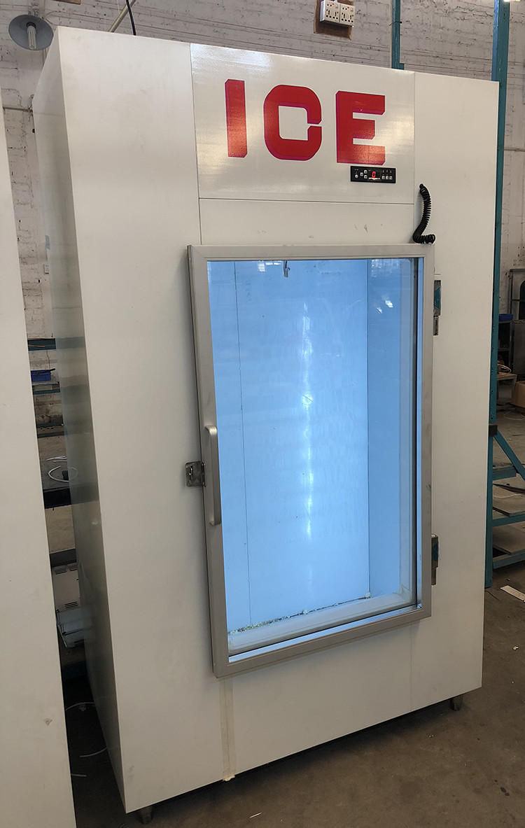 Glass Door Indoor Ice freezer , Auto Defrost Commercial Ice Bagged Stroage Room