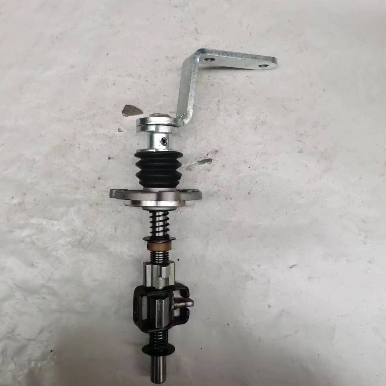 1593190926 Dongfeng F3000 Gearbox Shift Cover Assembly with Fork Shift Small Cover