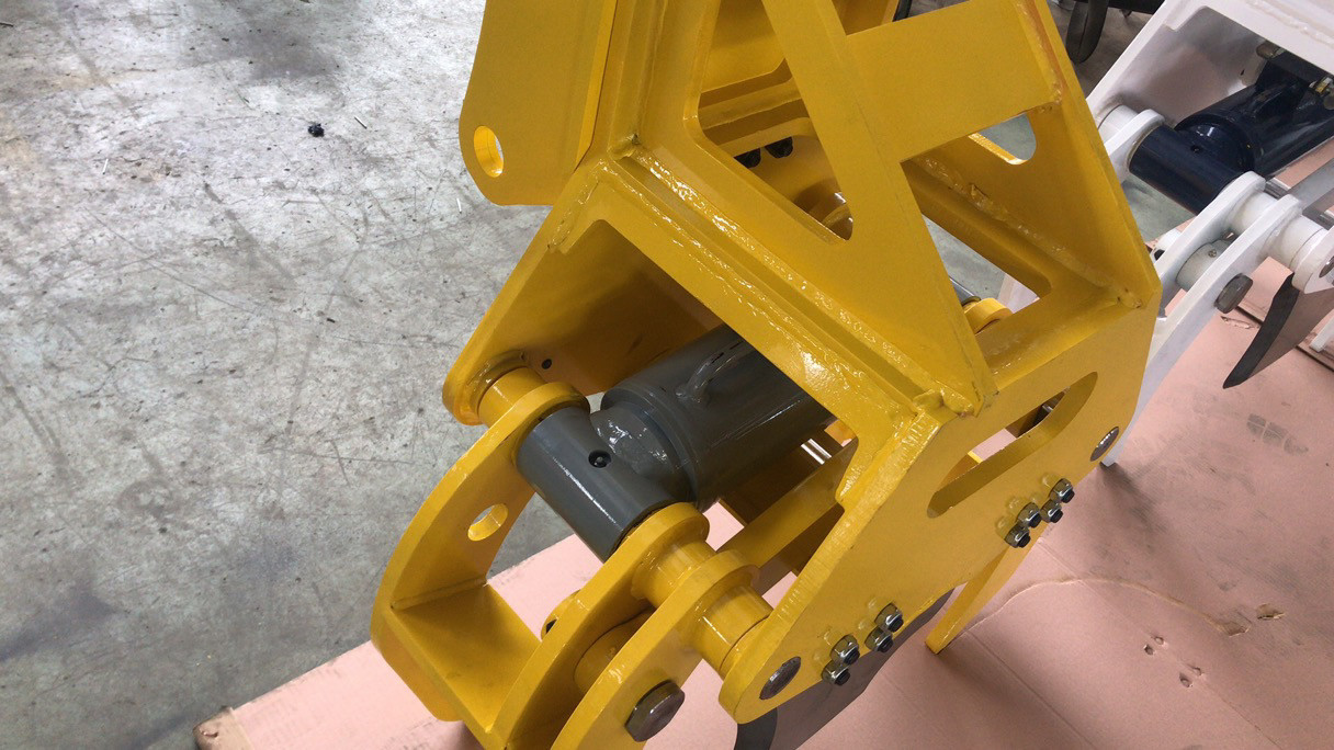 Forest 300mm Mini Excavator Tree Shear 380 Kg Yakai CTHB Hydraulic Tree Limb Cutter