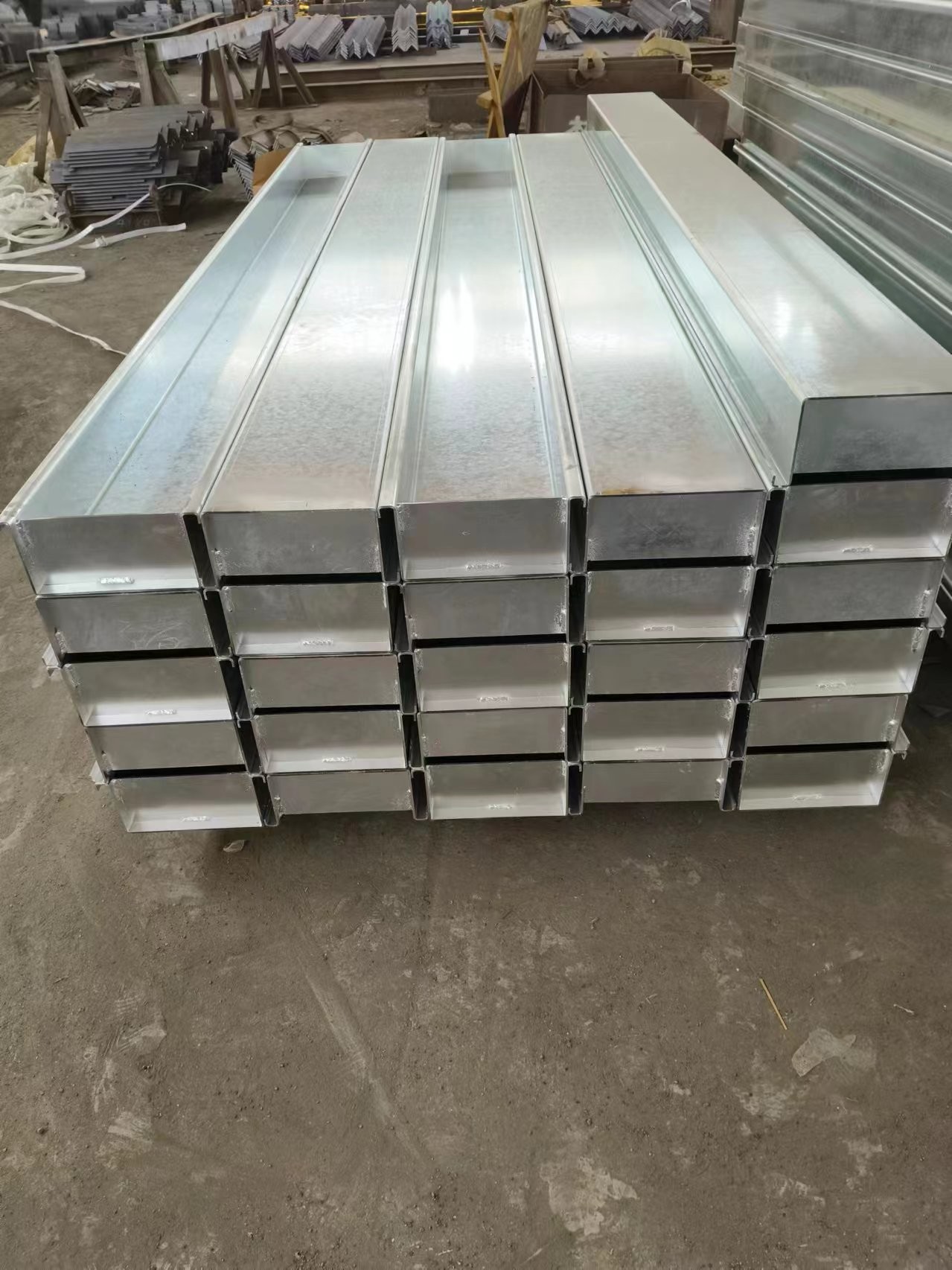 Durable Plastic Concrete Retaining Wall Sleeper Mould With Customizable Specifications