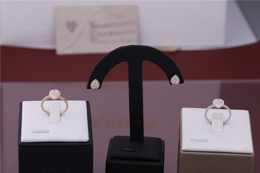 French Fine Gold Jewelry Serpent Bohème XS Motif Ear Studs in Pink Gold Earrings JCO01362