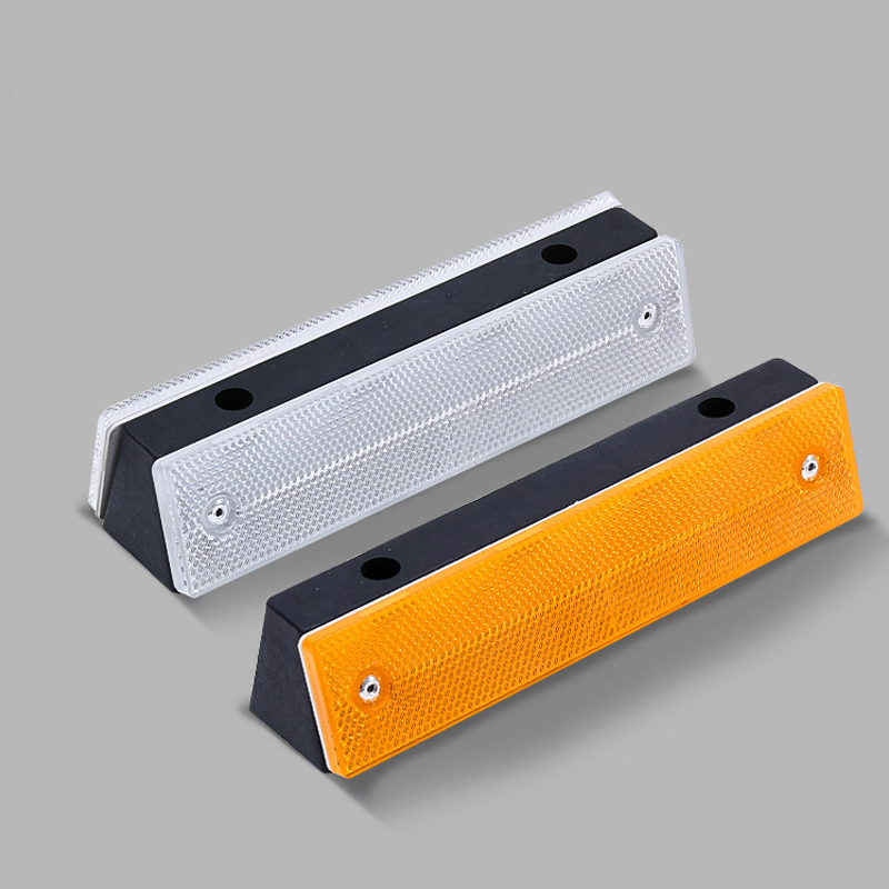 Highway Guardrail Plastic V Type Road Reflectors High Visible Road Stud Reflector