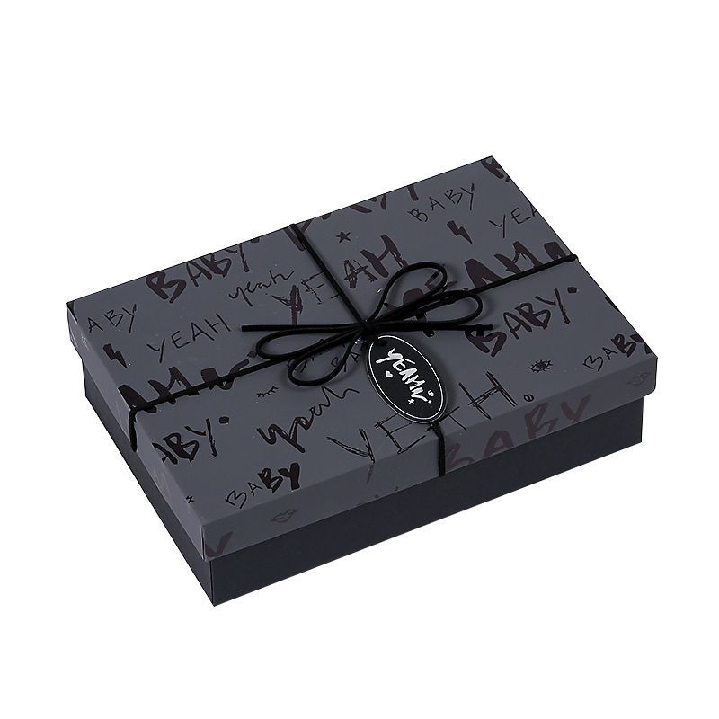 Solid Color Advanced Custom Logo Printing Fashionable Rigid Cardboard Packaging Apparel and Shoes Gift Box with Straps