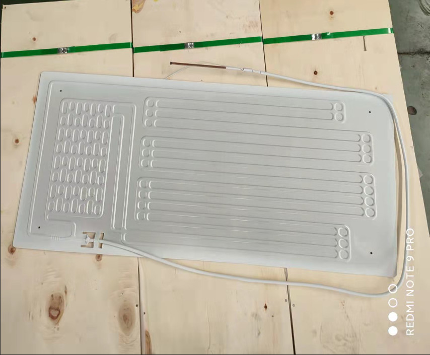 Single Entry Fridge Freezer Roll Bond Evaporator For Solar Panel