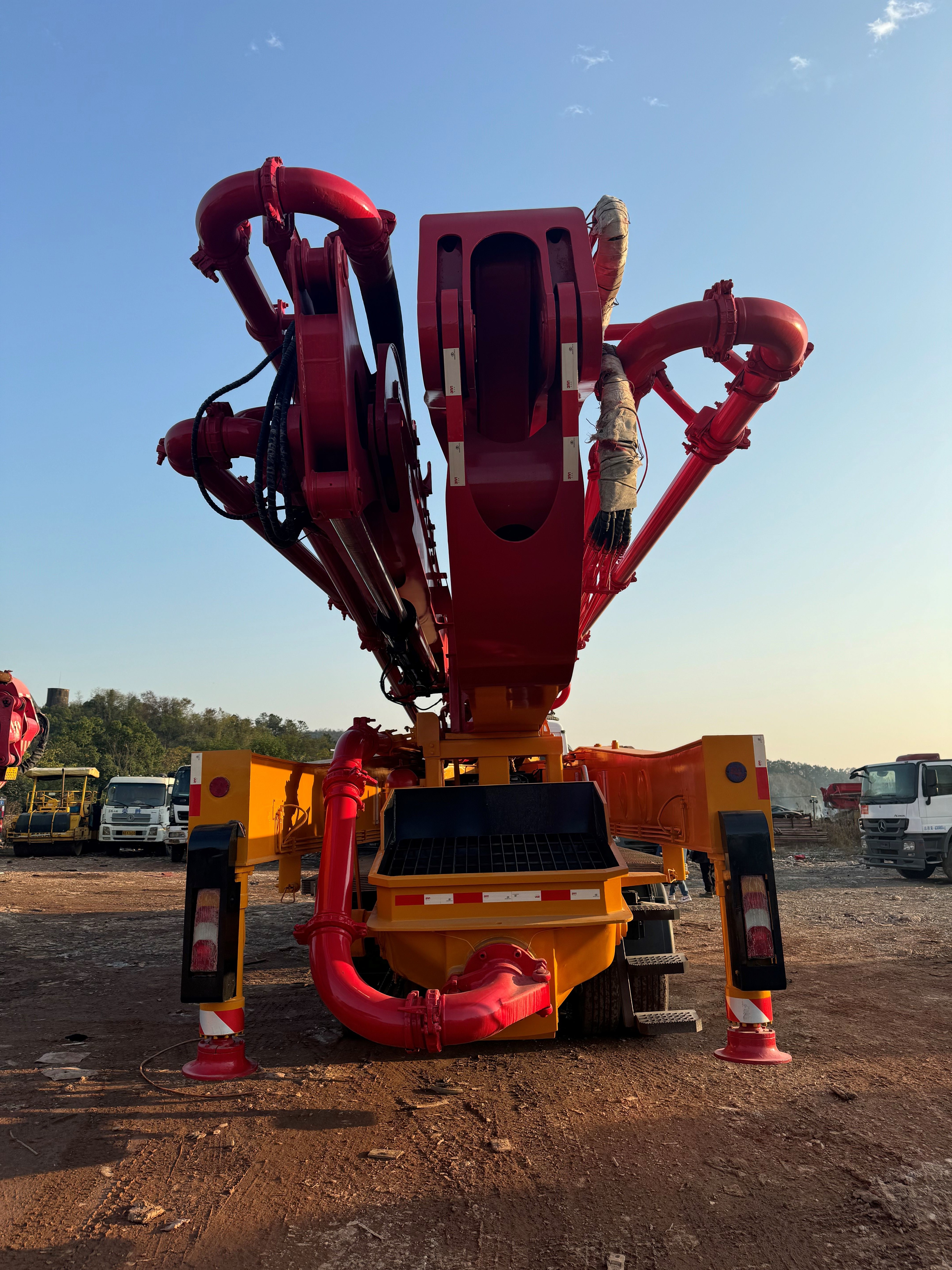 Refurbished 52m Concrete Pump Truck with Mercedes-Benz Chassis works well