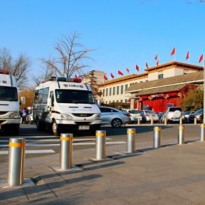 Anti Crashed Customizable Automatic Bollards For Driveways Removable Steel