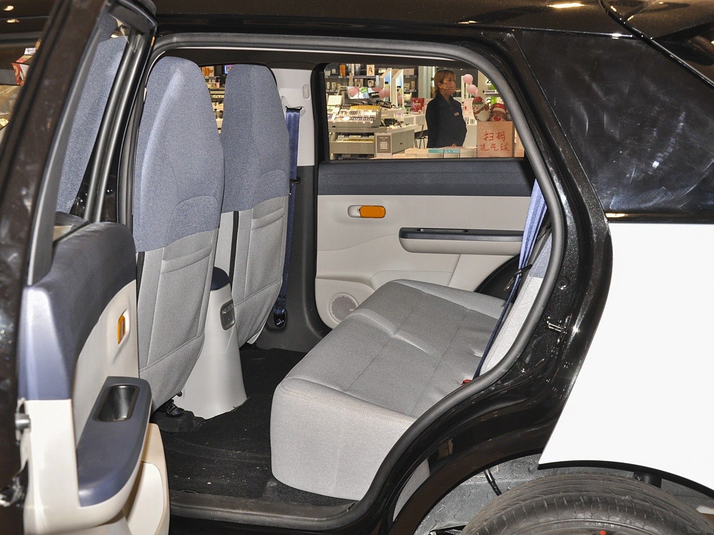 Electric Jiangnan U2 Hatchback Left Steering 406km Range Electric Cars