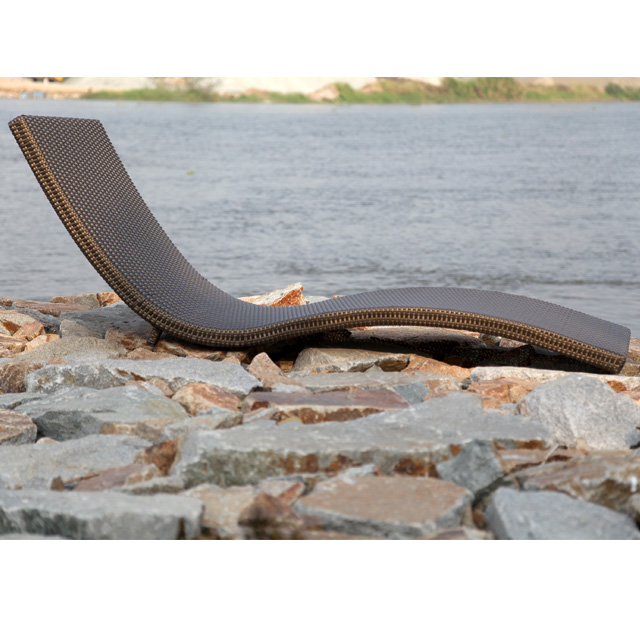 Design Outdoor Sunbed Garden Chaise Lounge Perfect for Swimming Pool Furniture in Outdoor Relaxation