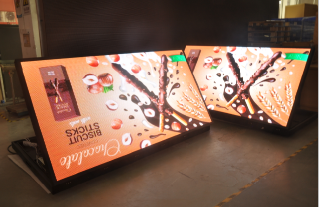 5mm Pixel Pitch Cold Rolled Iron Cabinet P5 Outdoor Double Sided LED Advertising Sign