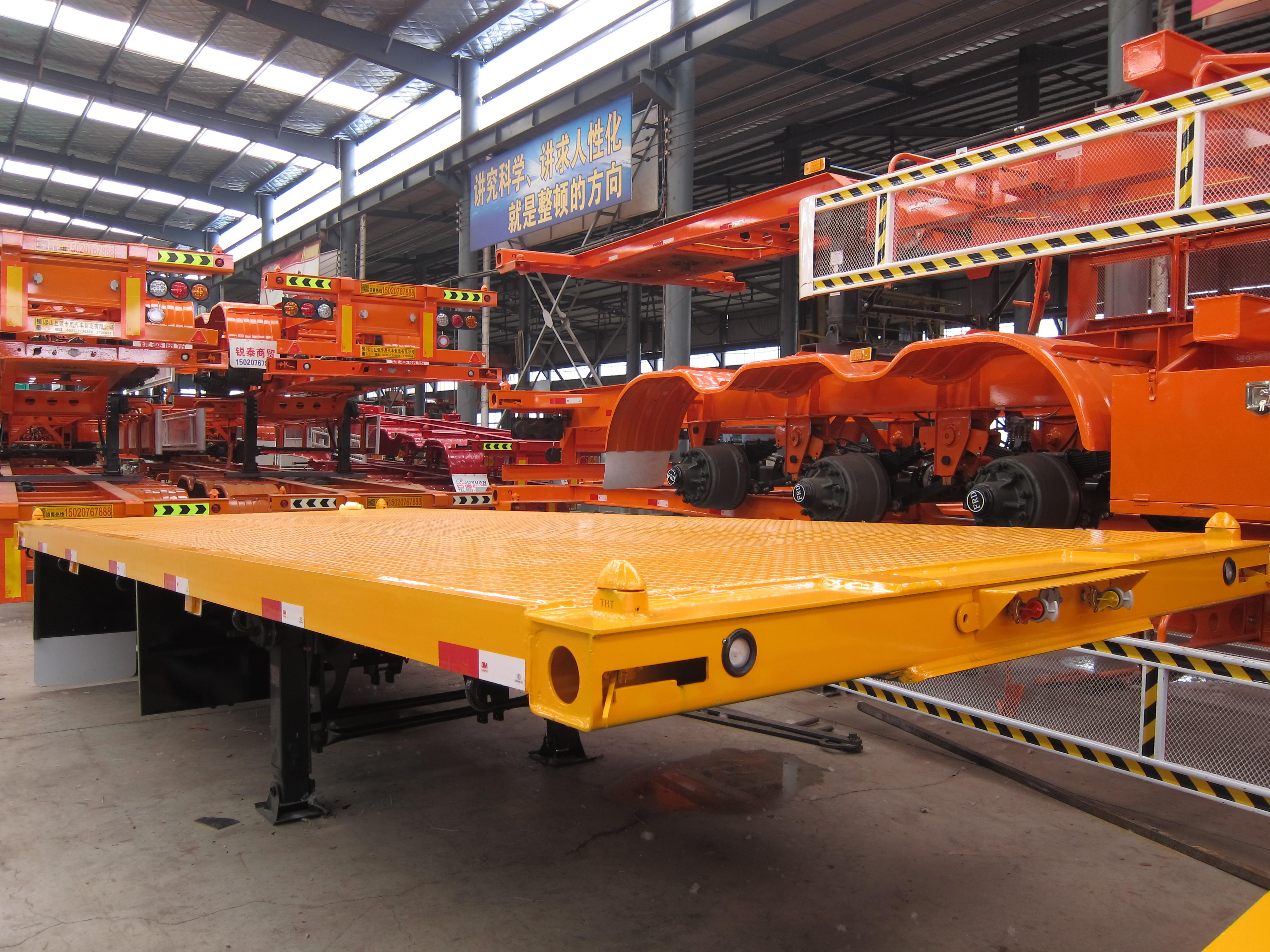 Truck Trailer Two Axles 20FT Container Flatbed Type with Light Tare Weight of 4 Ton