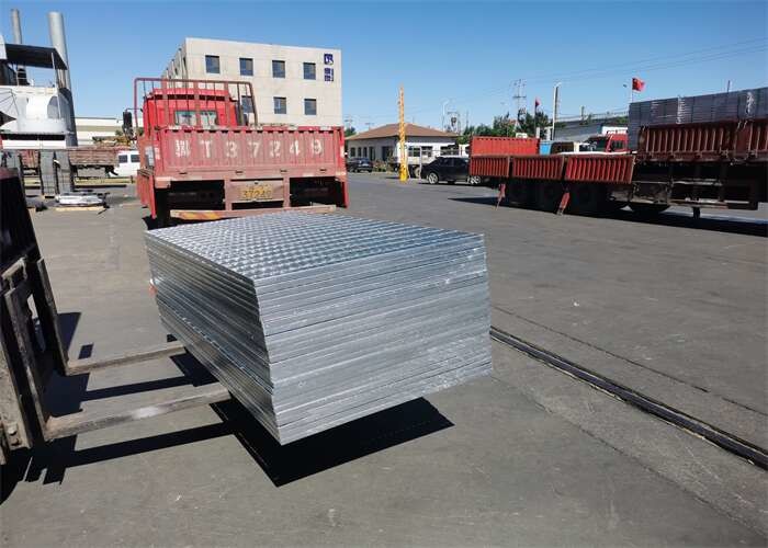 Q235A Hot Dip Galvanized Steel Grating For Sewage Treatment Plant