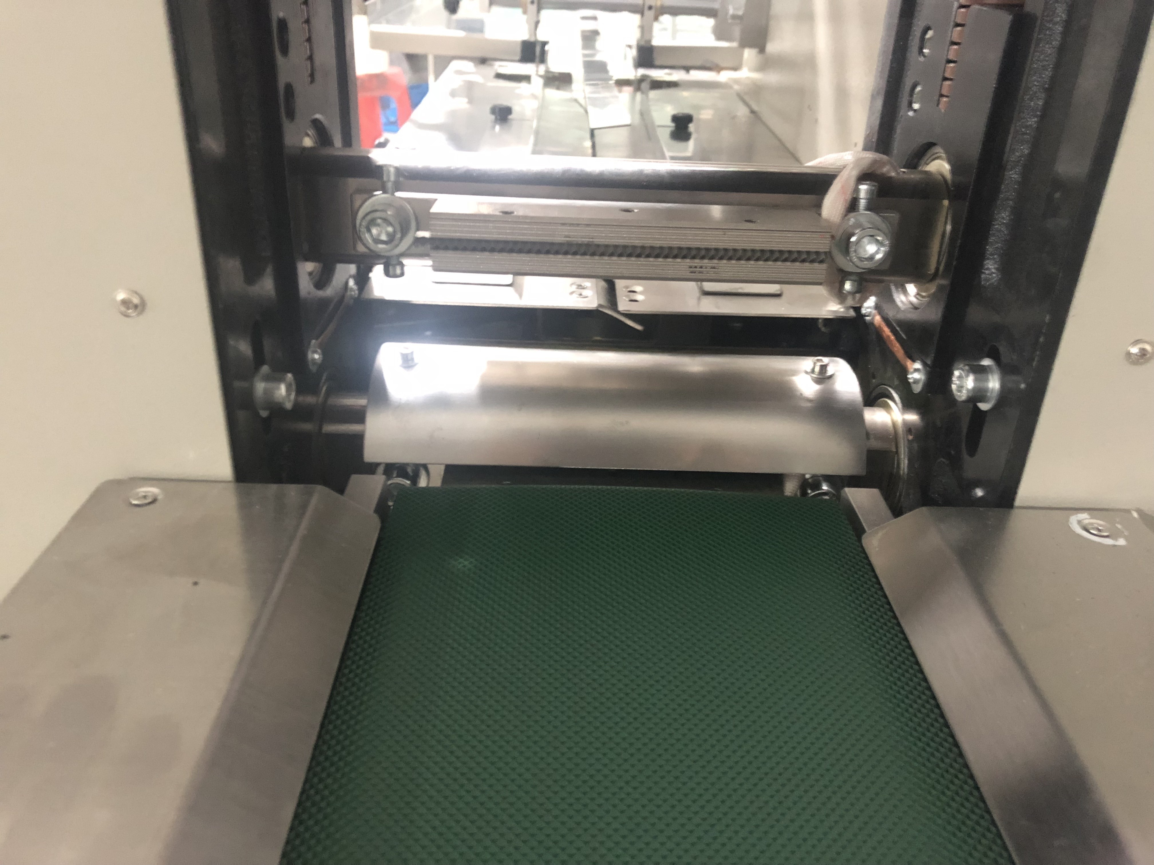 Automatic Horizontal Packaging Machine food packing machine for bread hamburger cake biscuits