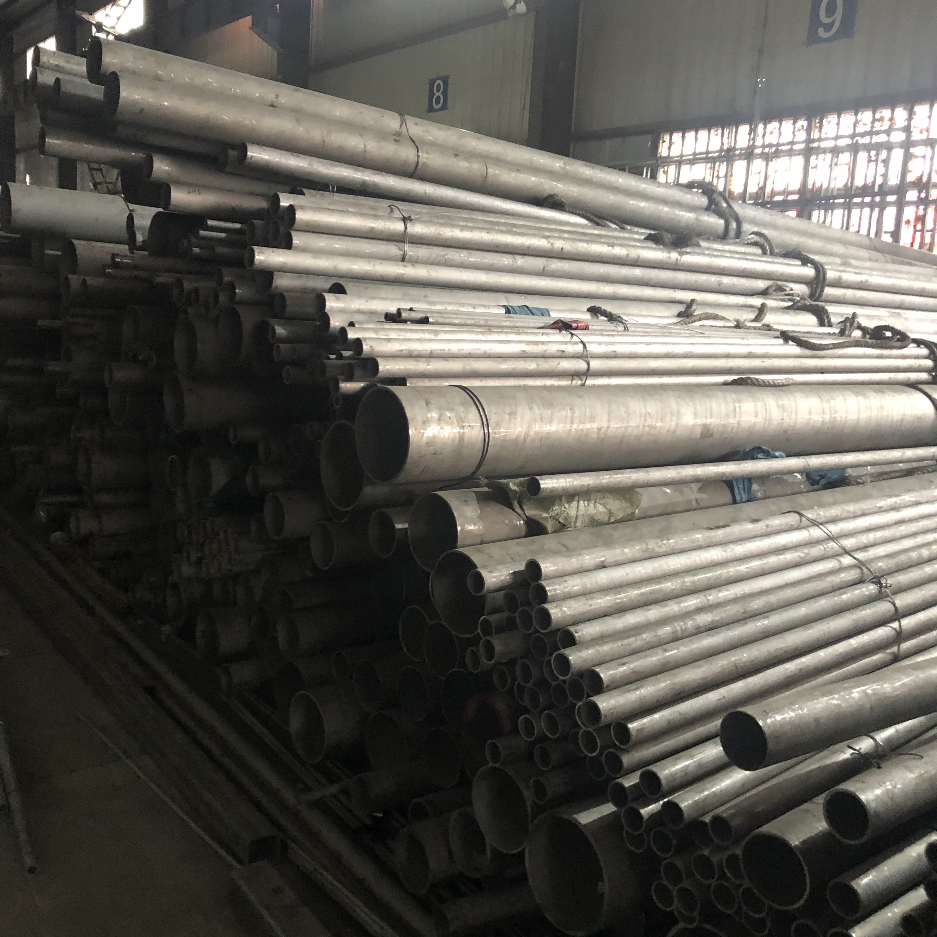 Hot Rolled 304 Seamless SS Steel Pipe 300 Series 301L 304N 310S S32305 316Ti