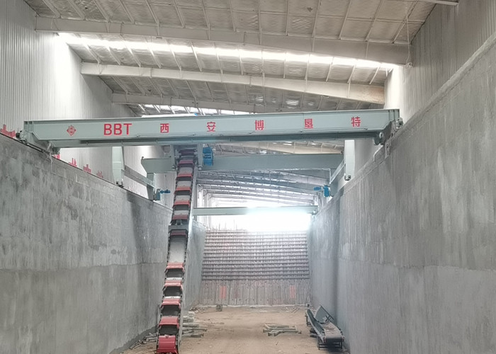 Customized Hydraulic Bucket Excavator For Fly Ash Clay Brick Plant Aging Room