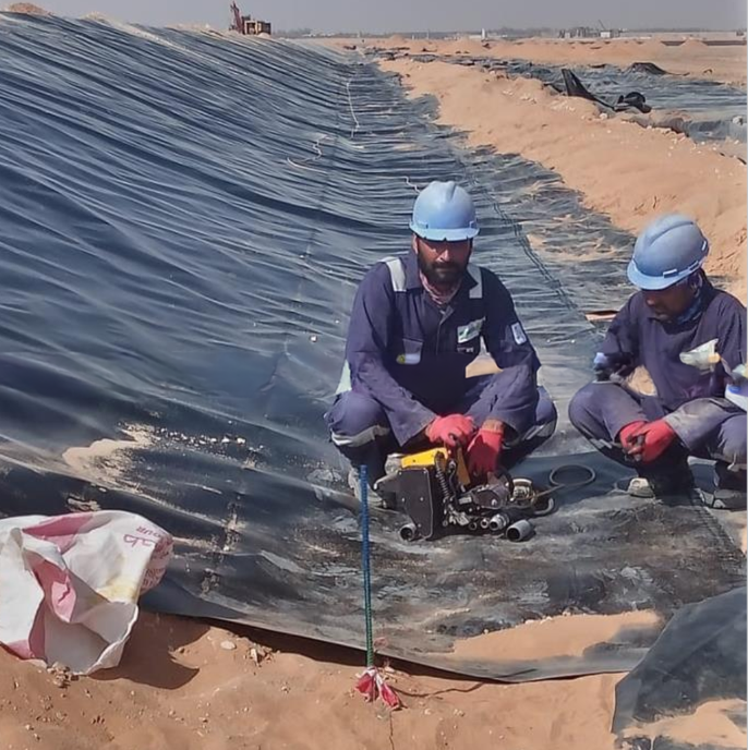 Both Side Smooth/Textured 0.5mm HDPE Geomembrane Liner Sheet for Fish Farming Pond Liner