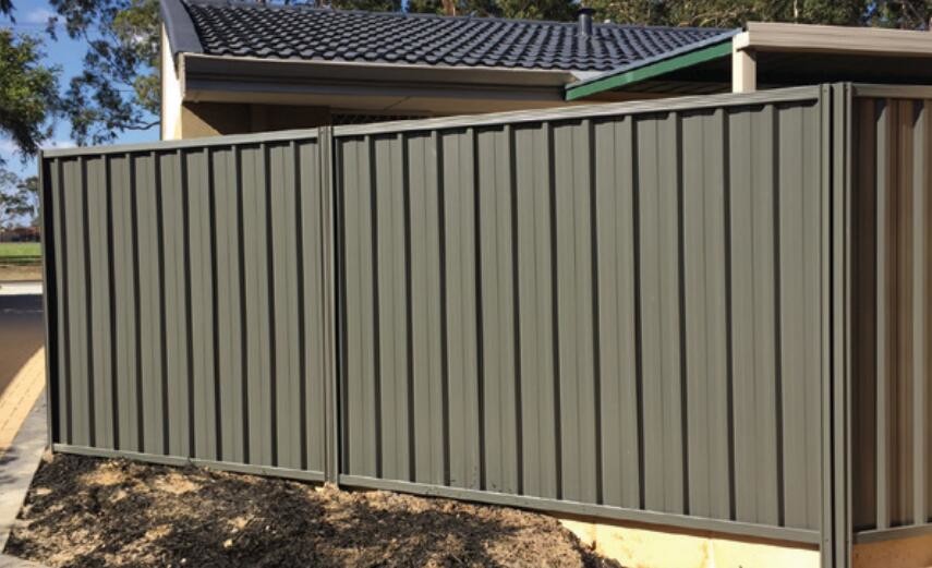 1.8m high x 2.37m wide colorbond steel fencing panels