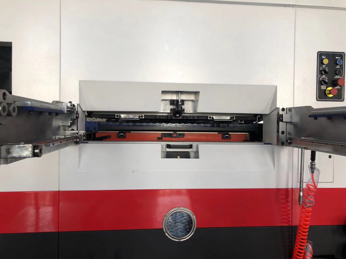 MY 1650 Semi Auto Die Cutting and Creasing Machine Perfect for Demands
