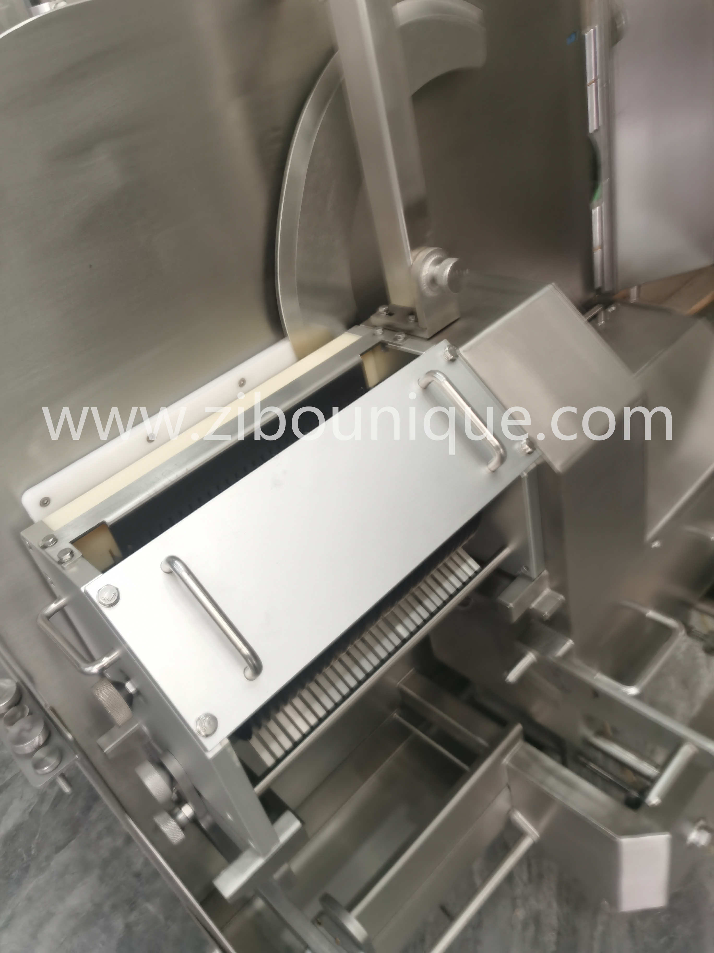 Food Beverage Shops Automatic Meat Beef Chicken Fillet Cube Cutting Machine