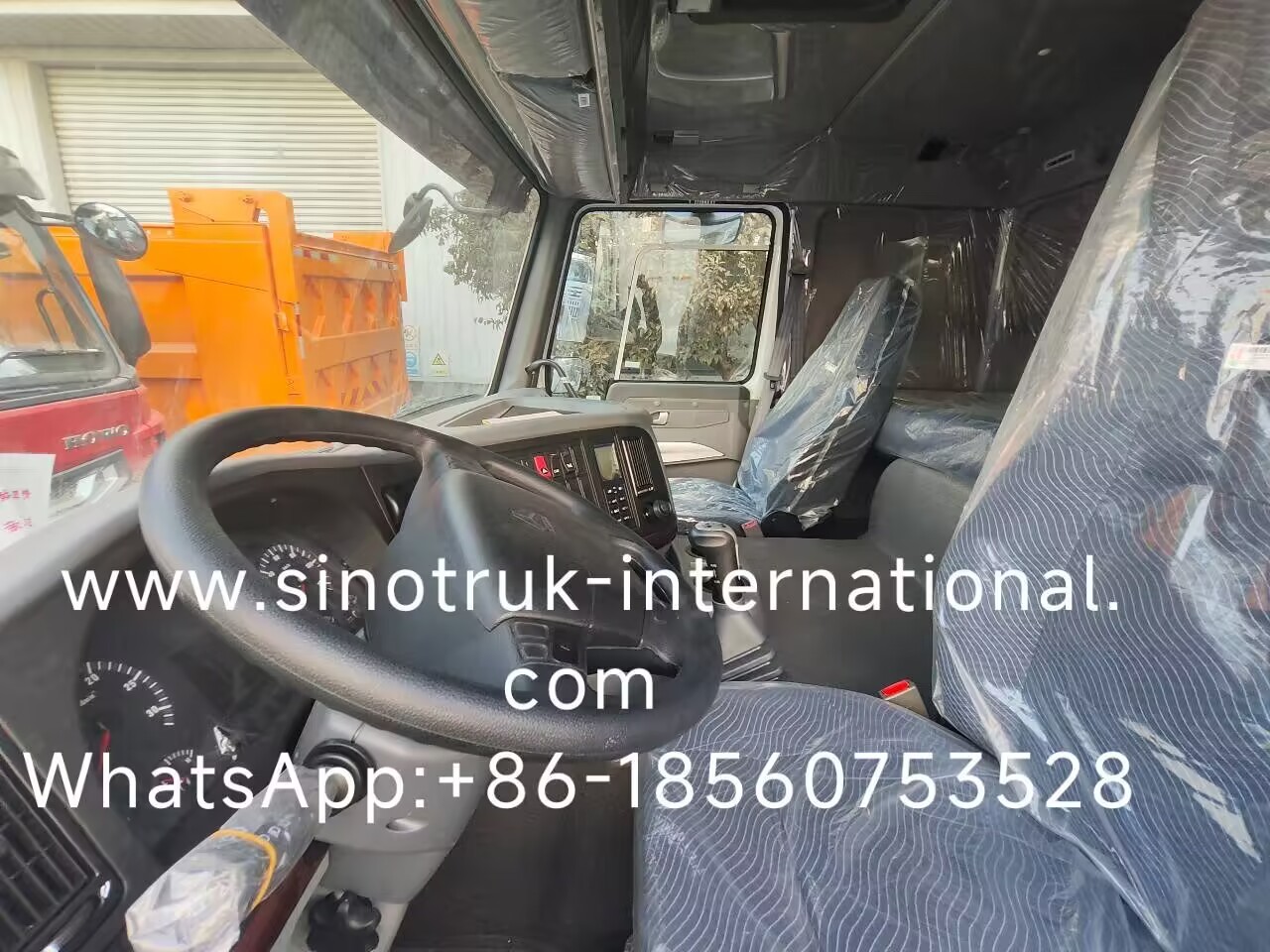 SINOTRUK HOWO Mining Tipper Dump Truck 12Wheels 400Hp 8 × 4 U type