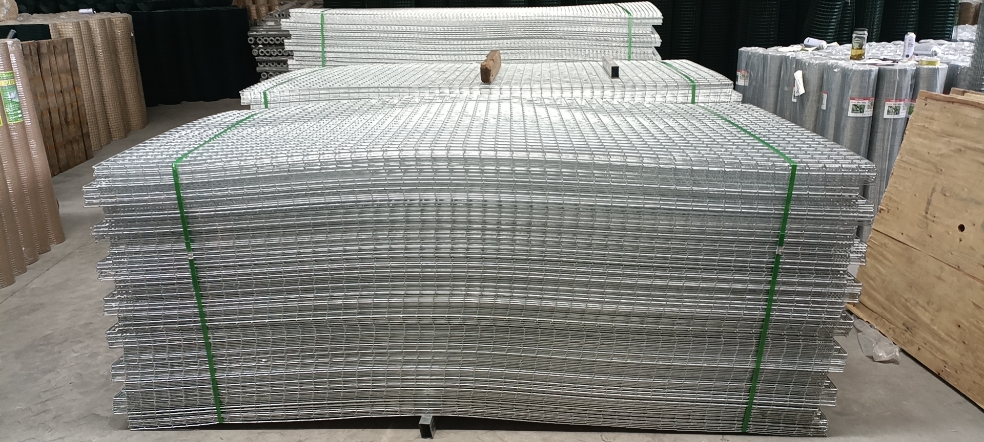 Gabion Box Silver Electro Galvanized Welded Wire Mesh Panels with Galvanized Steel Wire