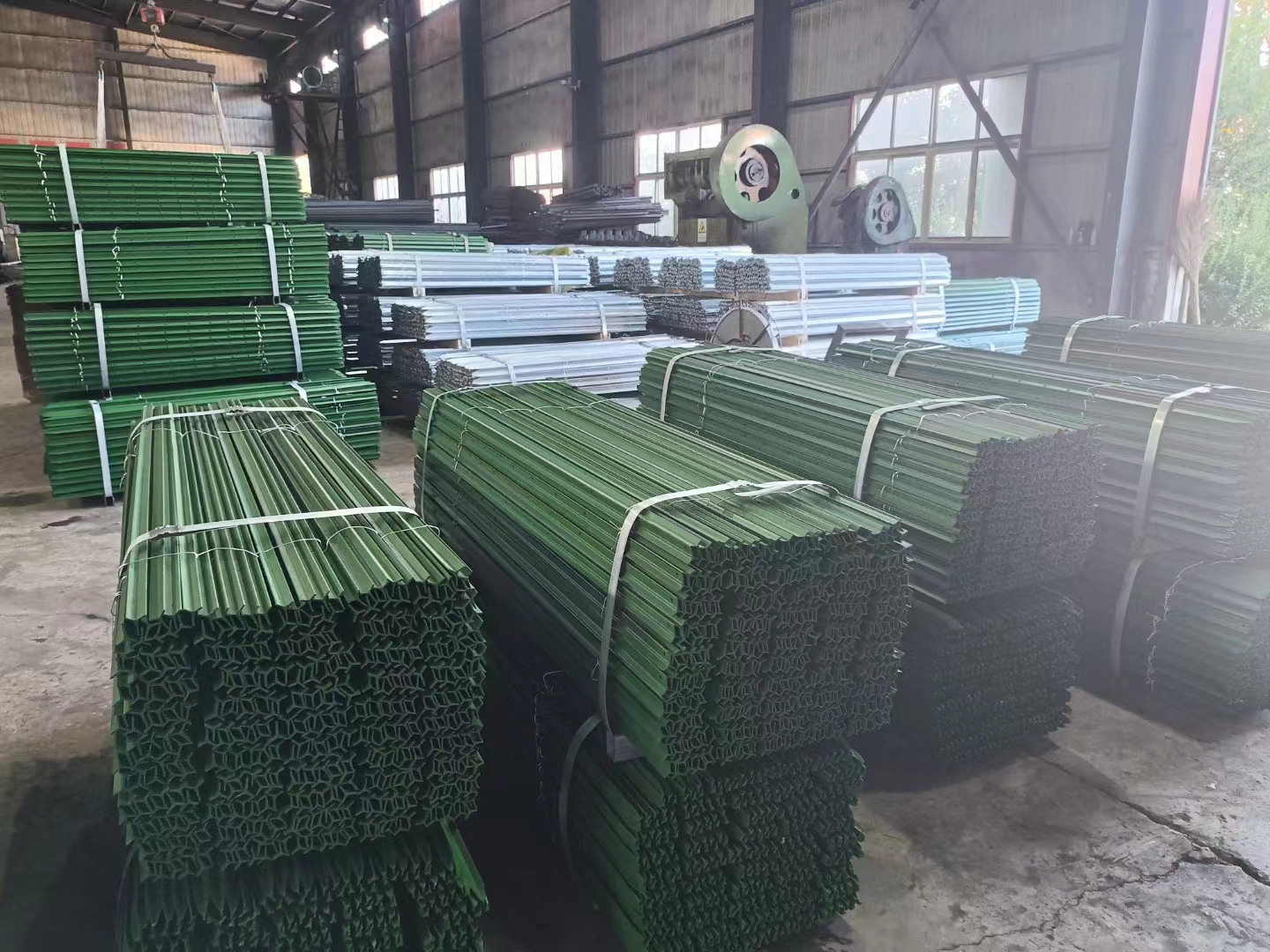 Direct Manufacturer 150mm Height Chain Link Fence Post For Sale