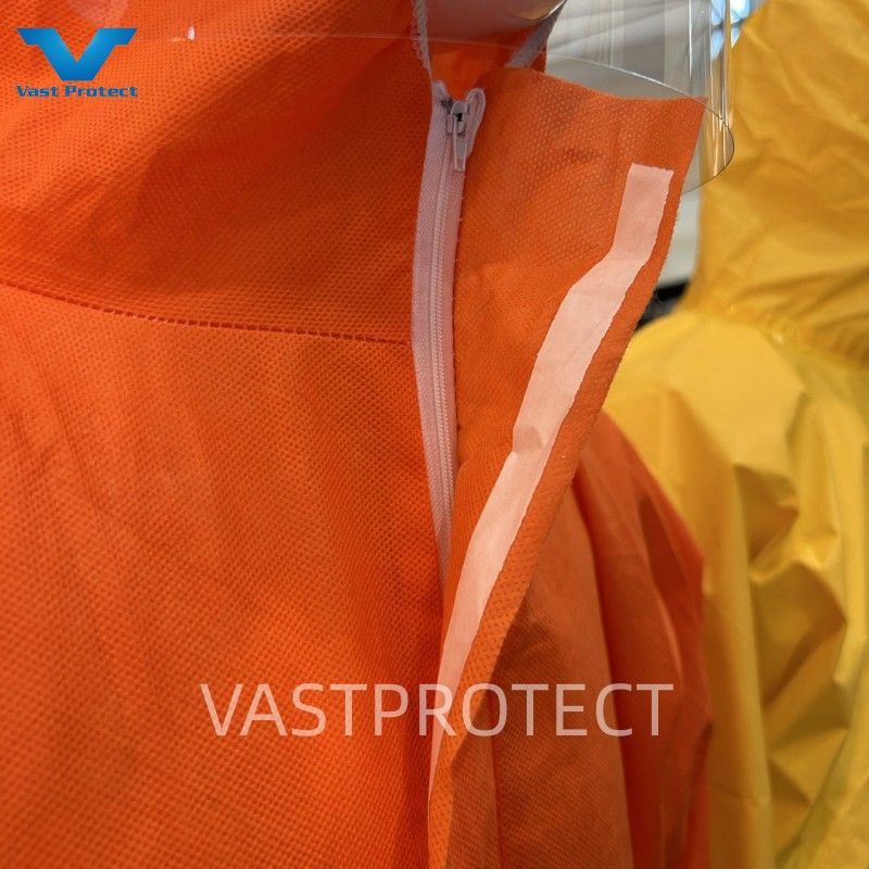 En14126 China Factory Nonwoven Dispossable Tyvek Coveralls with Reflective Tape