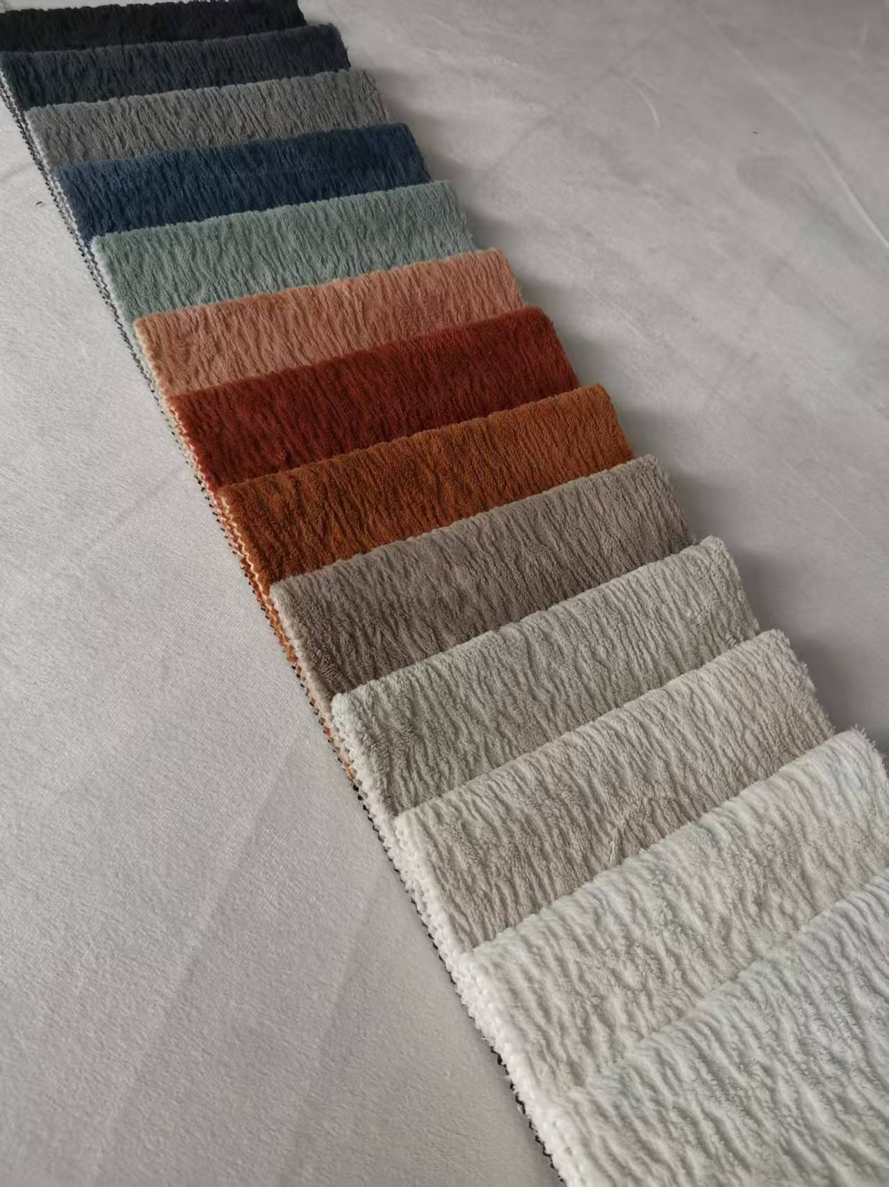 Knitted Luxury Sofa Fabric Shrink Resistant With Customized Color