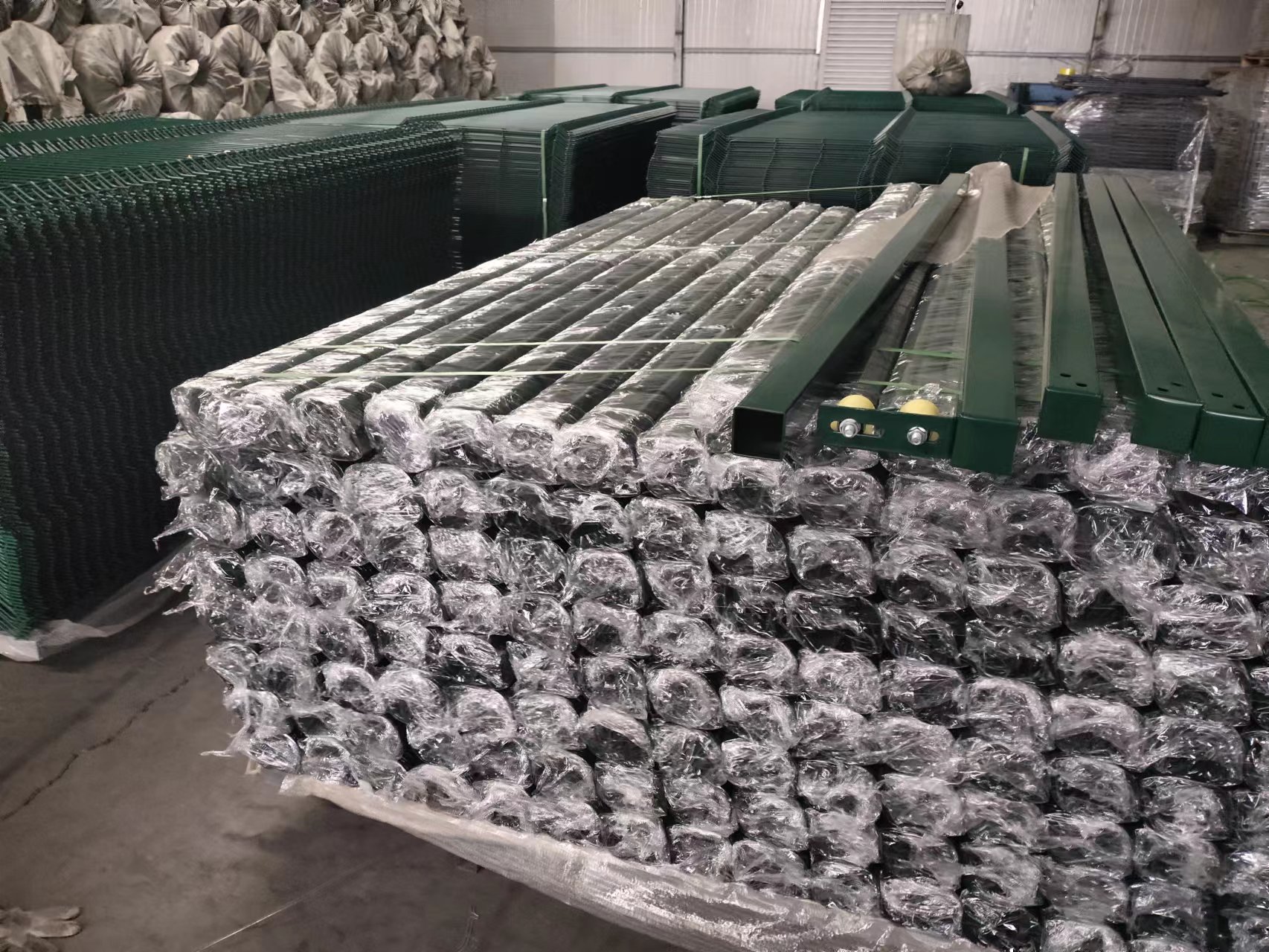 curved mesh fence post