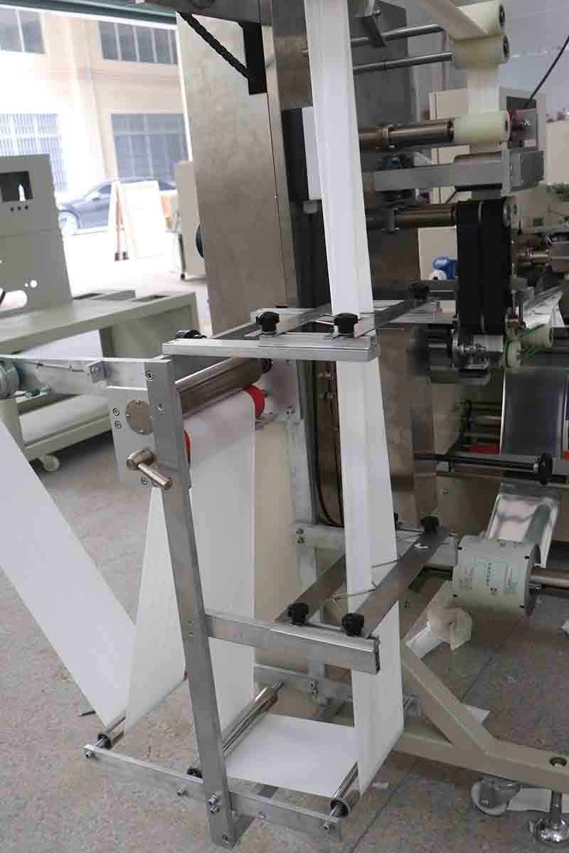 3.8KW Wet Wipes Packing Machine 650KG Non Woven Wipe Packing Line​