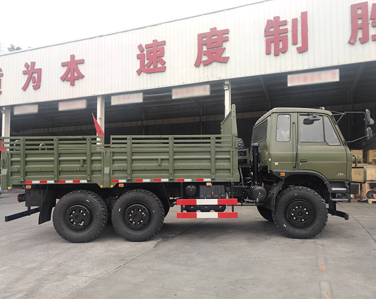 Off Road Ready Dongfeng 180hp Desert Diesel 4x4 Drive Wheel Auto Left Euro 5 Light Truck