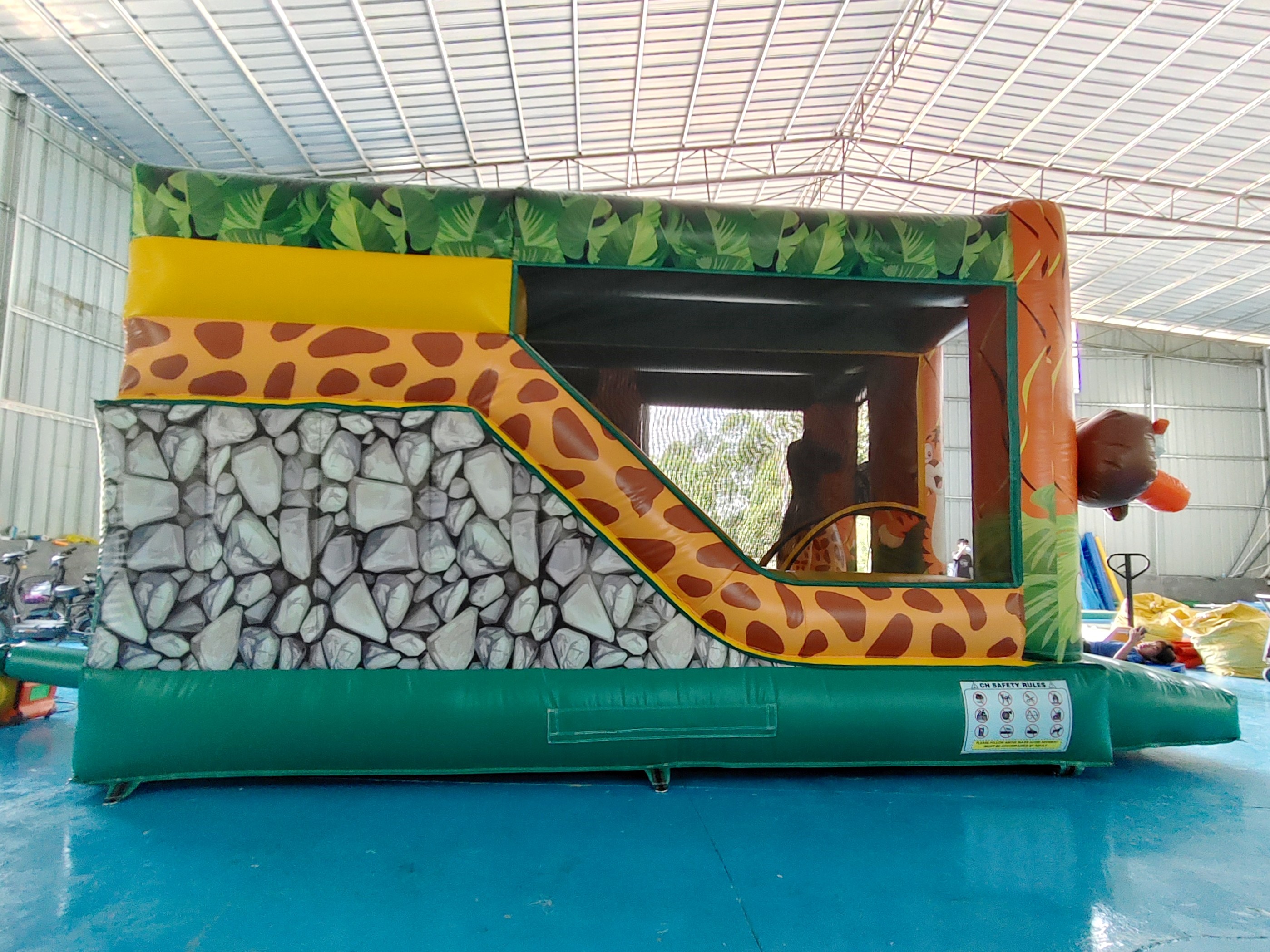 Customized Popular Inflatable Castle Animals Figures Inflatable Bouncer House With Dry Slide Jumping House For Event