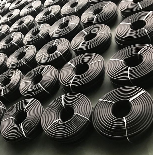Solar Panel Sealing Strip in Black EPDM Rubber for T Shape Waterproofing Solutions