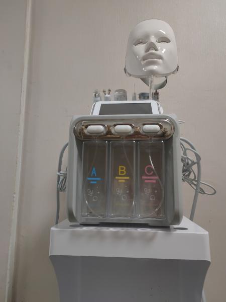 Professional Hydrofacial Face Cleaning Machine With Led Light Beauty Equipment