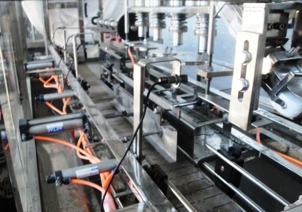 Full automatic Still, mineral water filling machine / bottles filling capping