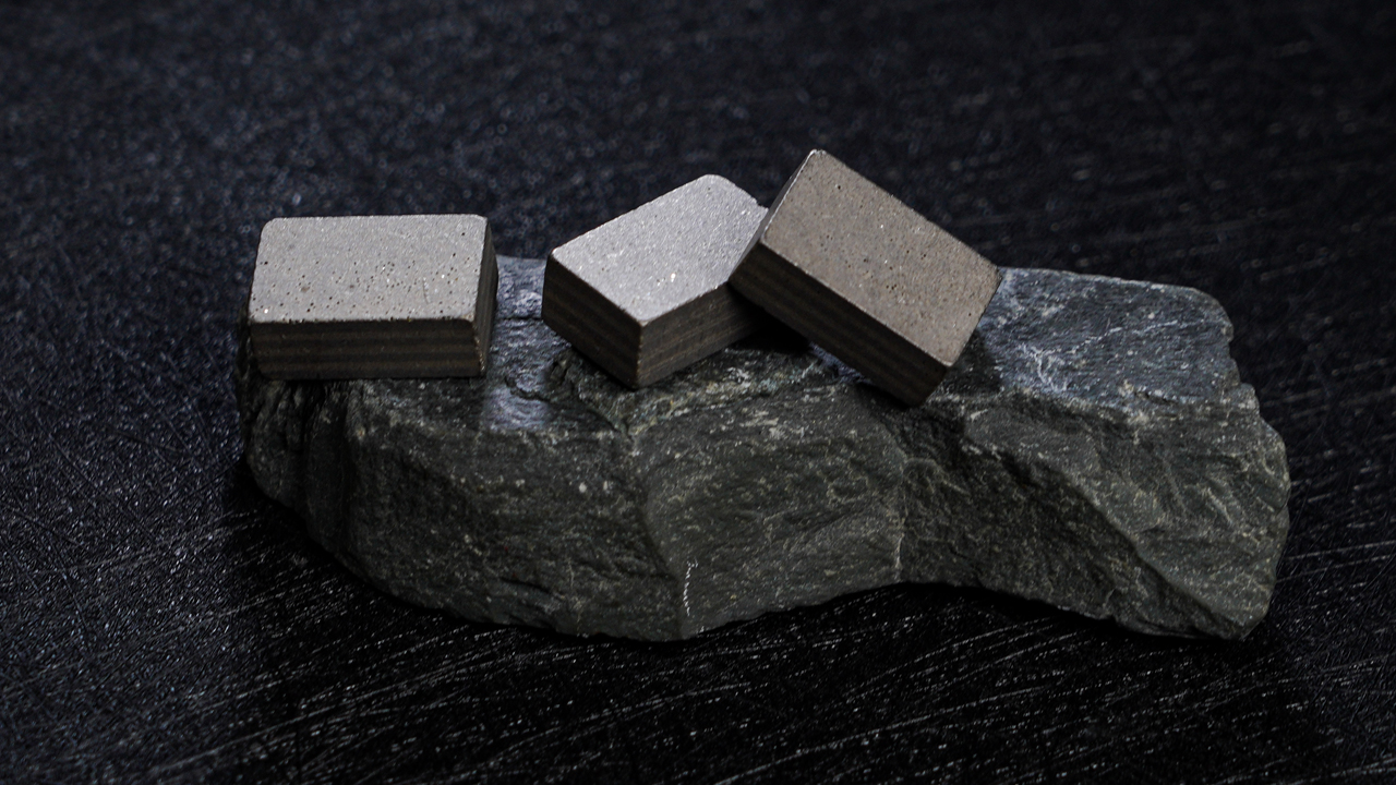 Polished Finish M and Flat Shape Diamond Sintered Segment for Sandstone Cutting Tools