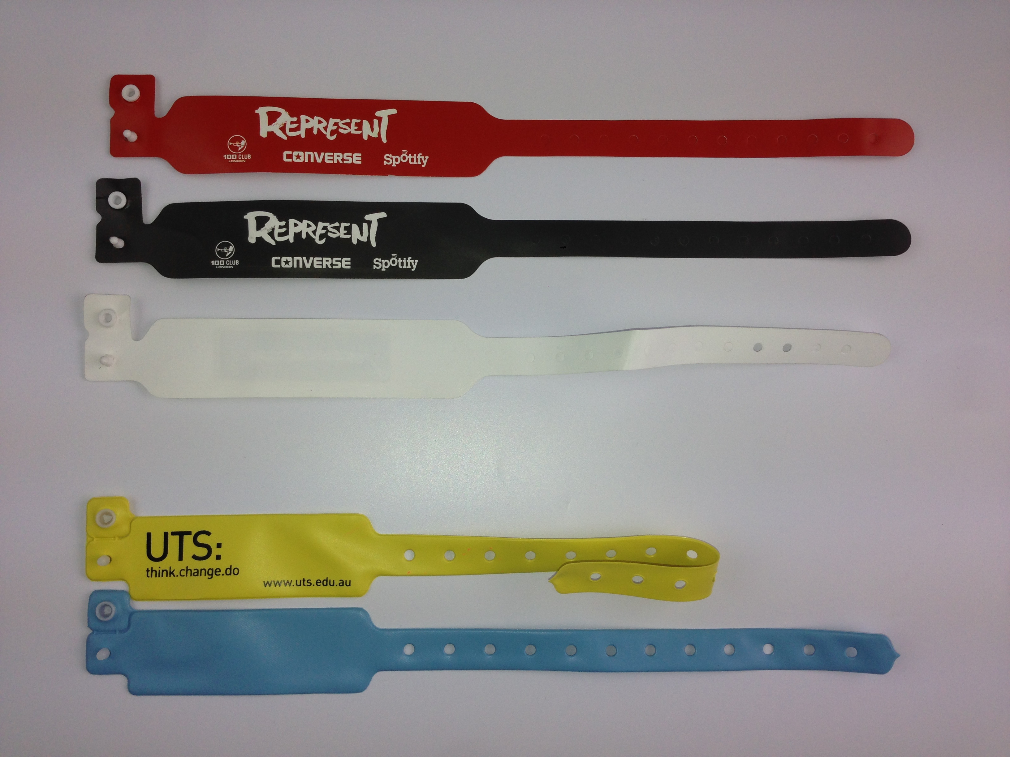 PVC Smart RFID Patient Wristbands , Hospital UHF RFID Bracelets With OEM Logo