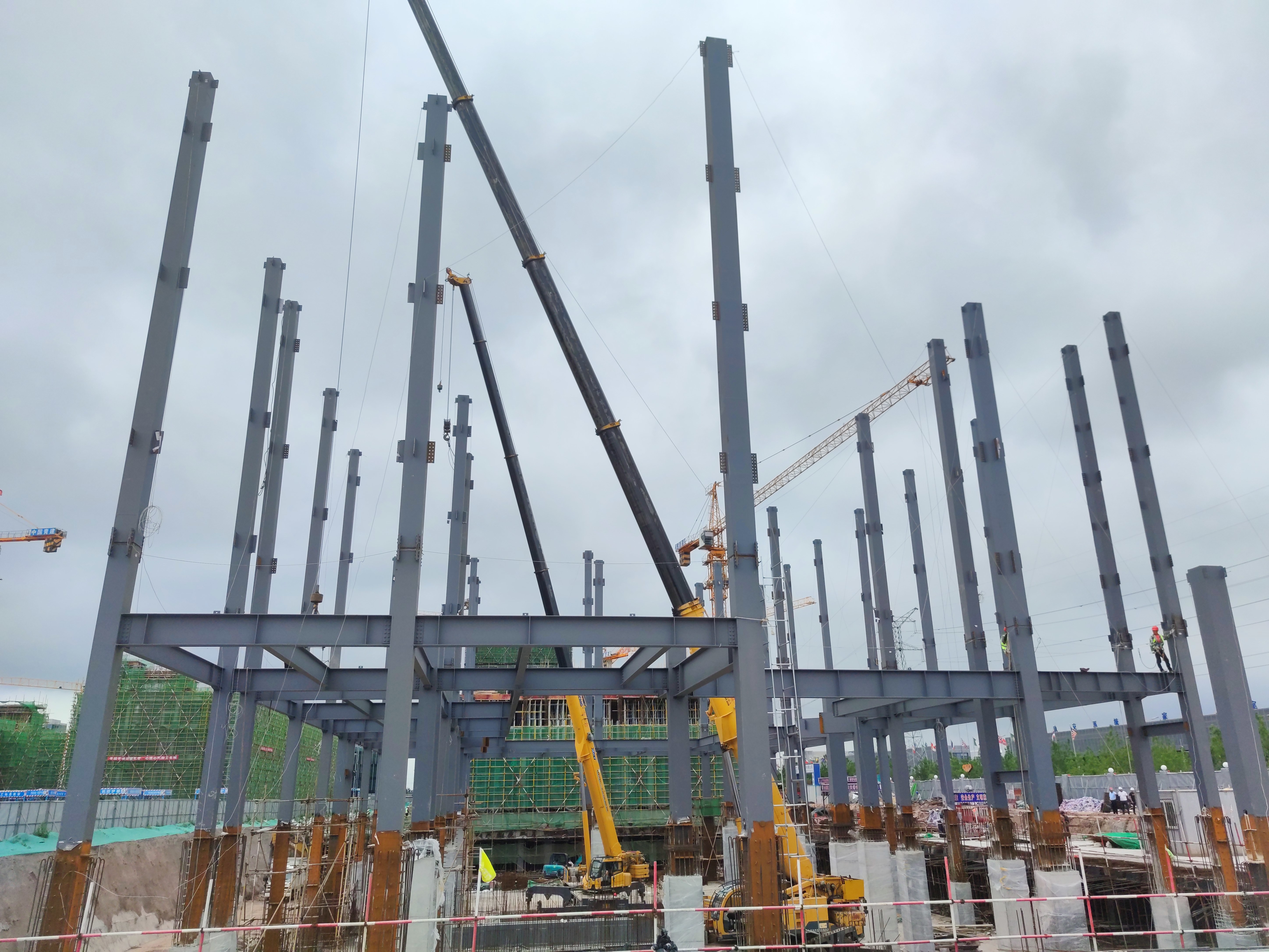 Prefabricated Multi-Storey Structural Steel Frame Building Construction Q355 Grade