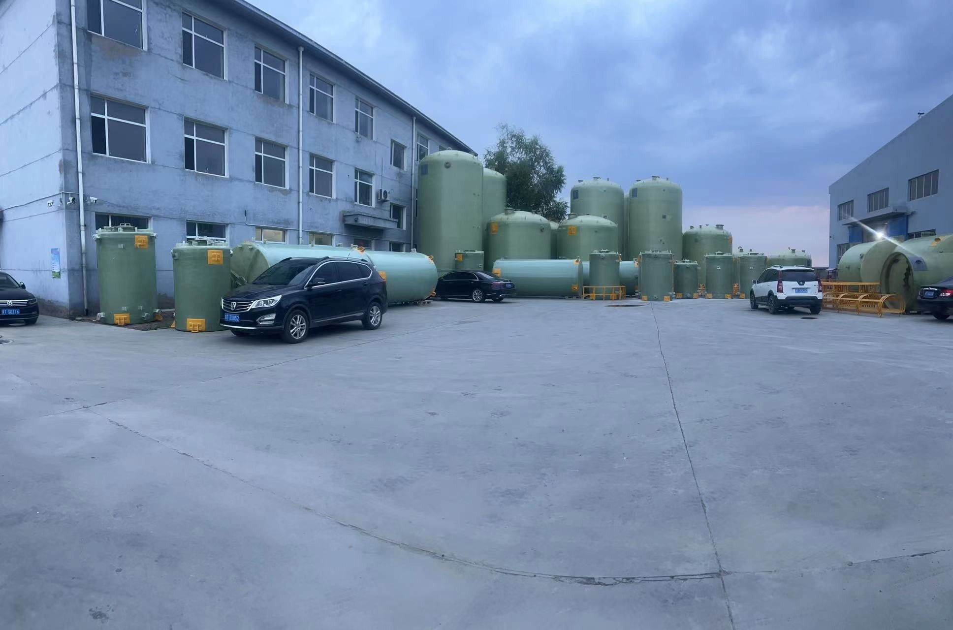 Frp Filament Winding Sulphuric Acid Storage Tank High Strength Watertight 2100 Gallon