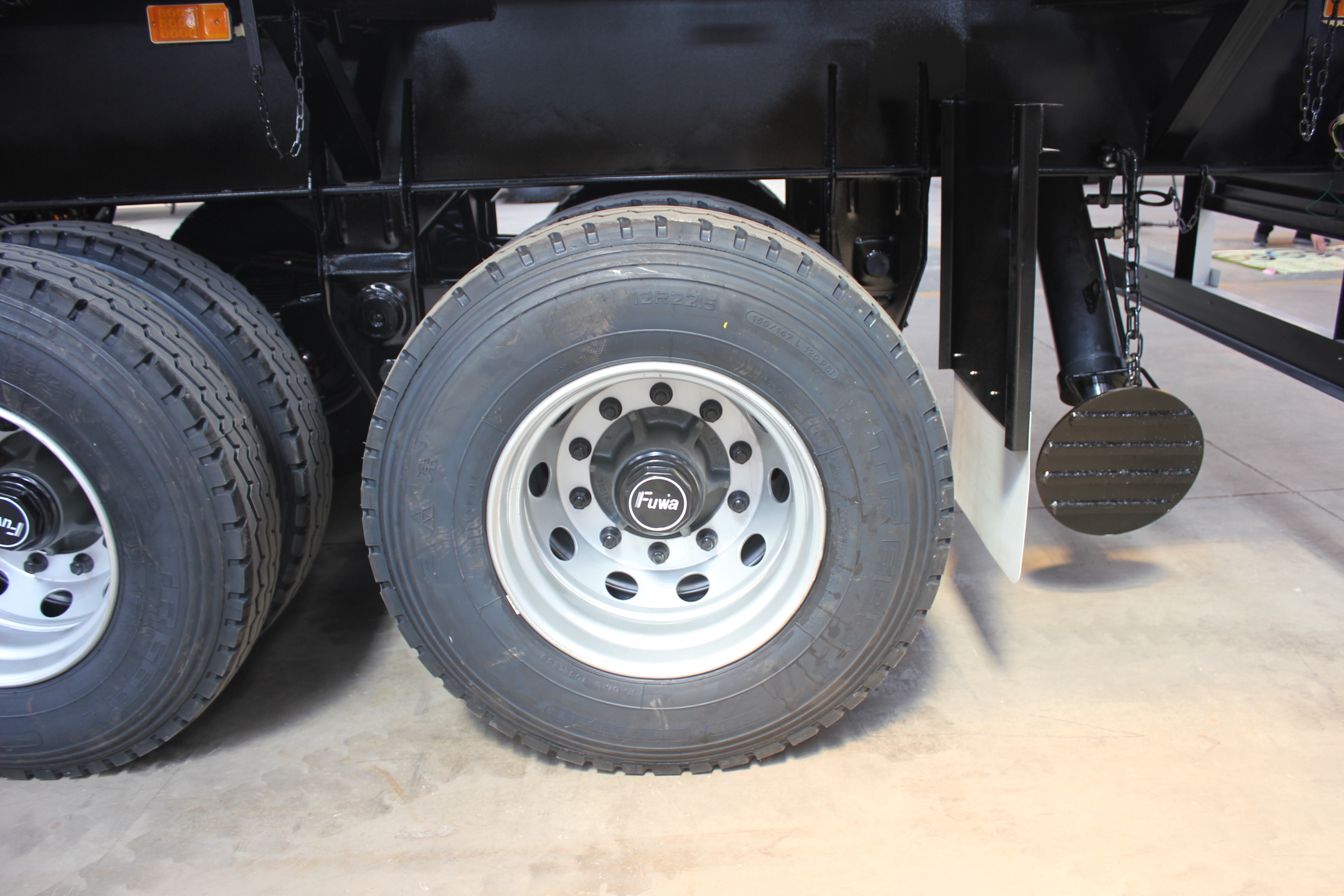 Low Bed Deck Dimension of 12000X2500X1500mm Dump Semi Trailer for Australia Market