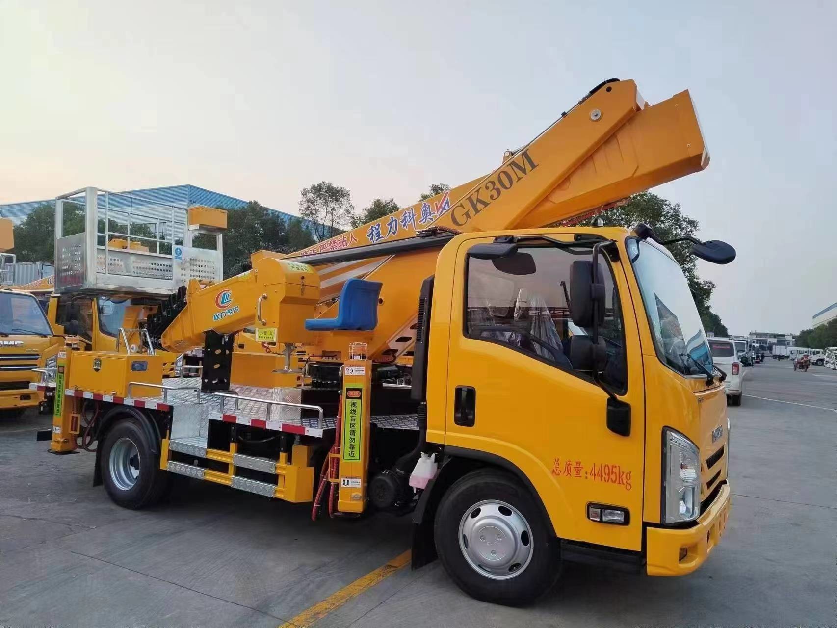 Aerial Work Platform Truck 30m Circuit Repair Mobile Aerial Vehicle
