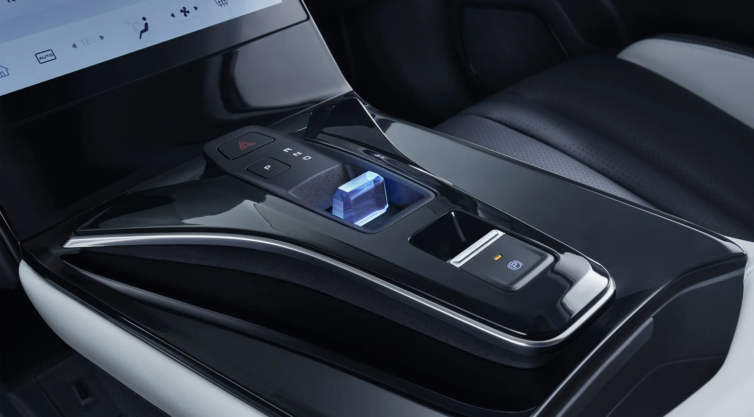 Dongfeng AEOLUS Haohan Gas Car 5-door 5-seater LED Electric Metal Leather Turbo SUV with ACC and Automatic Transmission