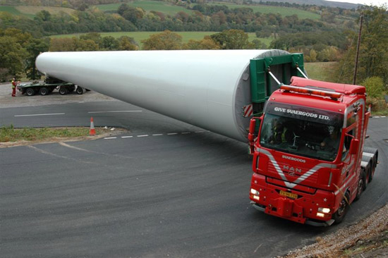 8m 10m 12m Telescopic Telescoping Solar Wind Trailer for Air Wind Generator by AOTONG