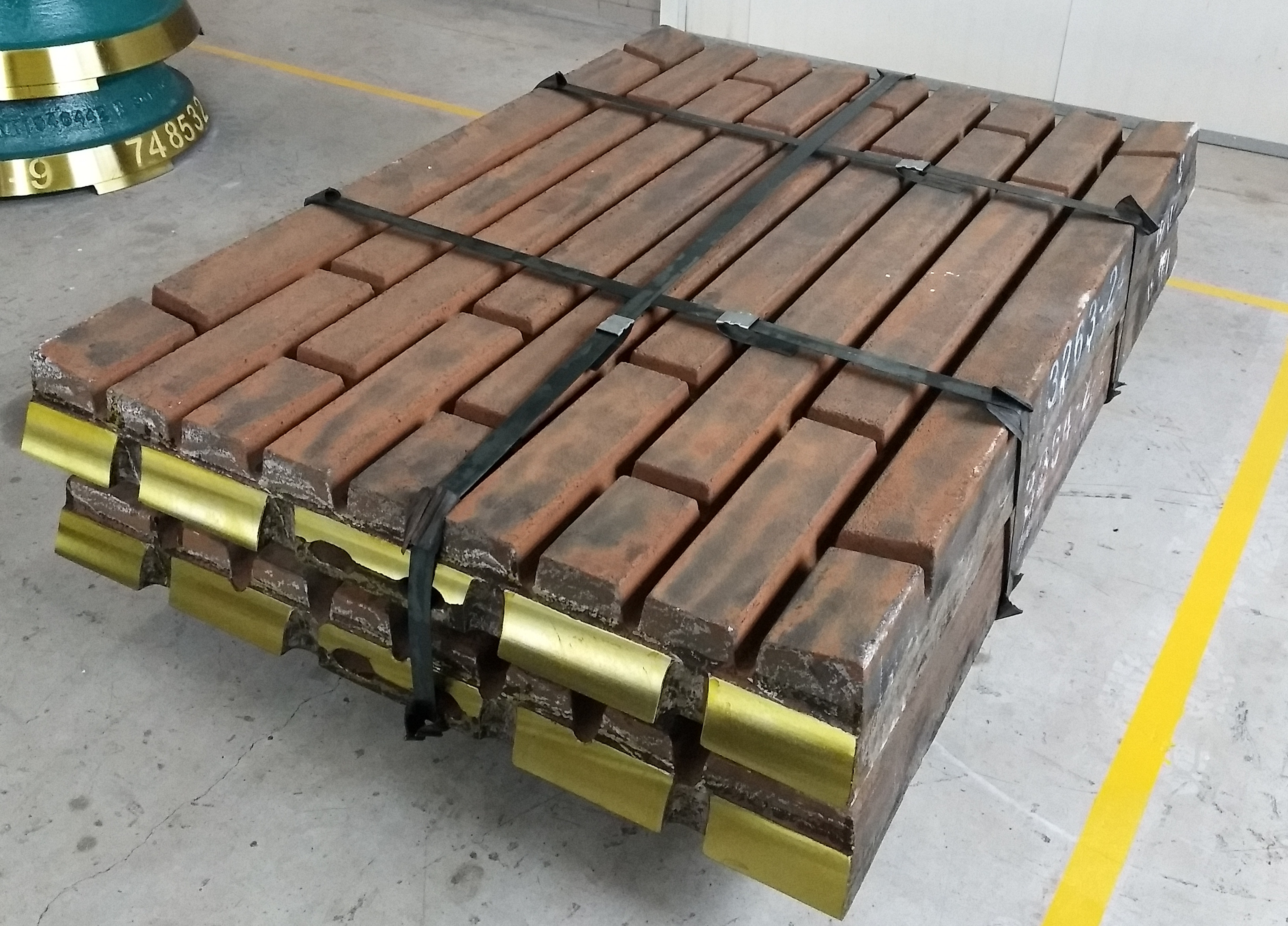 Jaw crusher plates