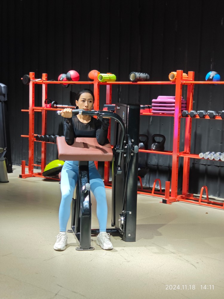Seated Bicep Curl Pin Loaded Machine Has Self-aligning Handles Commercial Pin Loaded Strength Gym Equipment