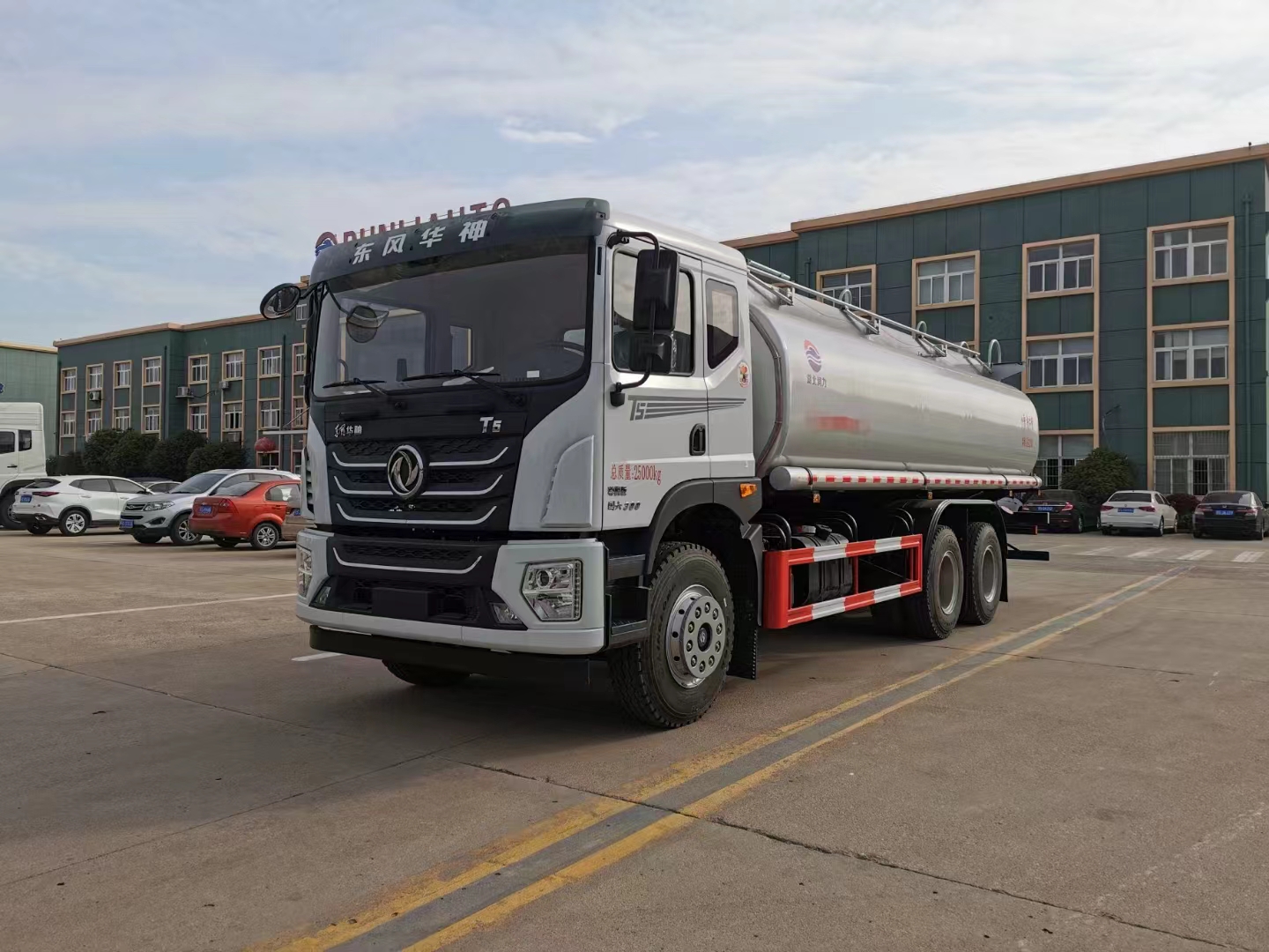 10 Tire LPG Tanker Truck 25000 Liter Fuel Transfer Tank Truck 6x4 Drive Wheel