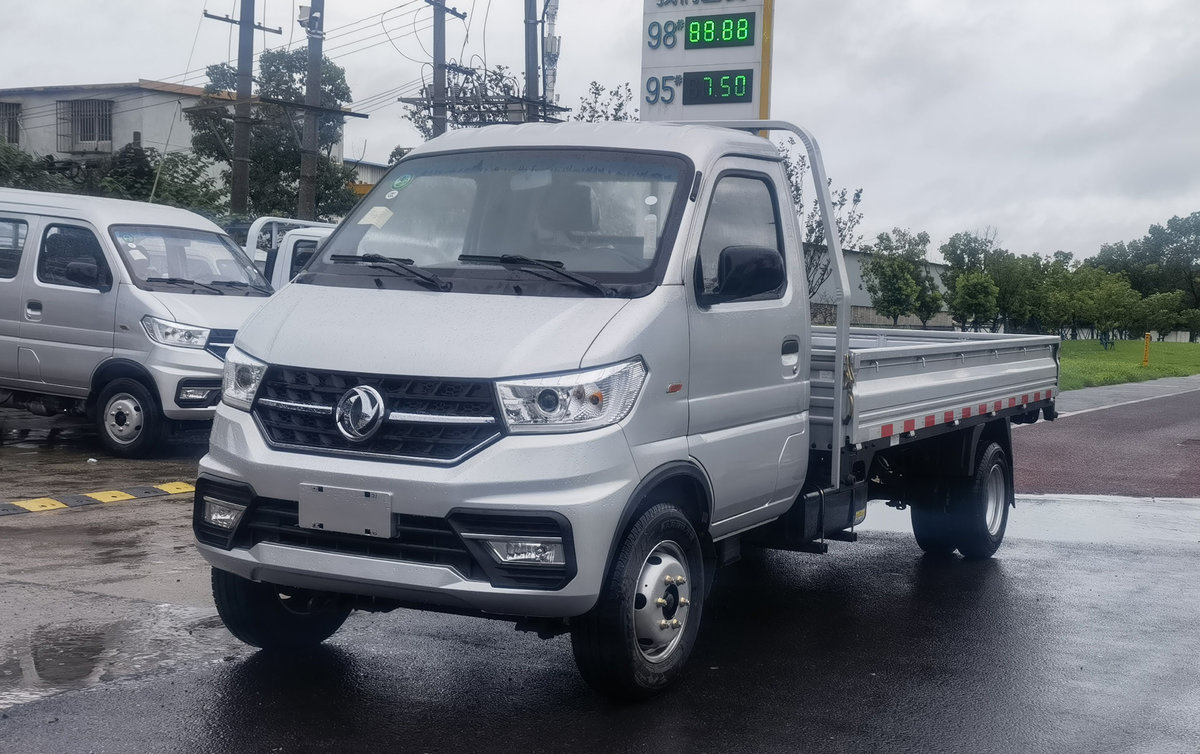 Dongfeng Tuyi T3 1.6L 123 Horsepower Gasoline 3.7 Meters Single Row Guardrail Small Truck