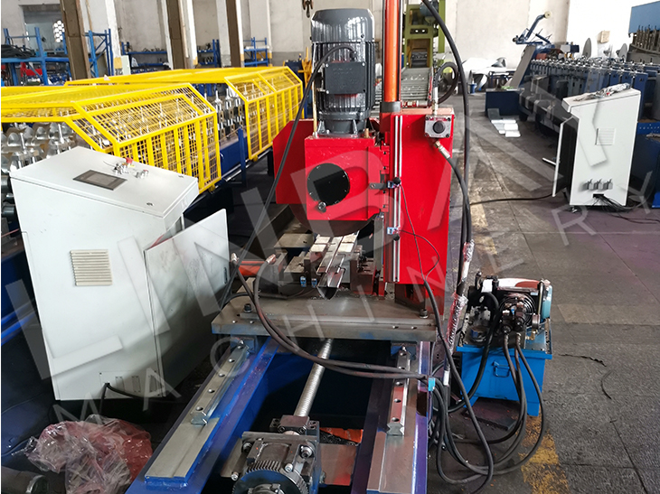 Automatic Perforated Peach Post Roll Forming Production Line With Flying Saw Cut