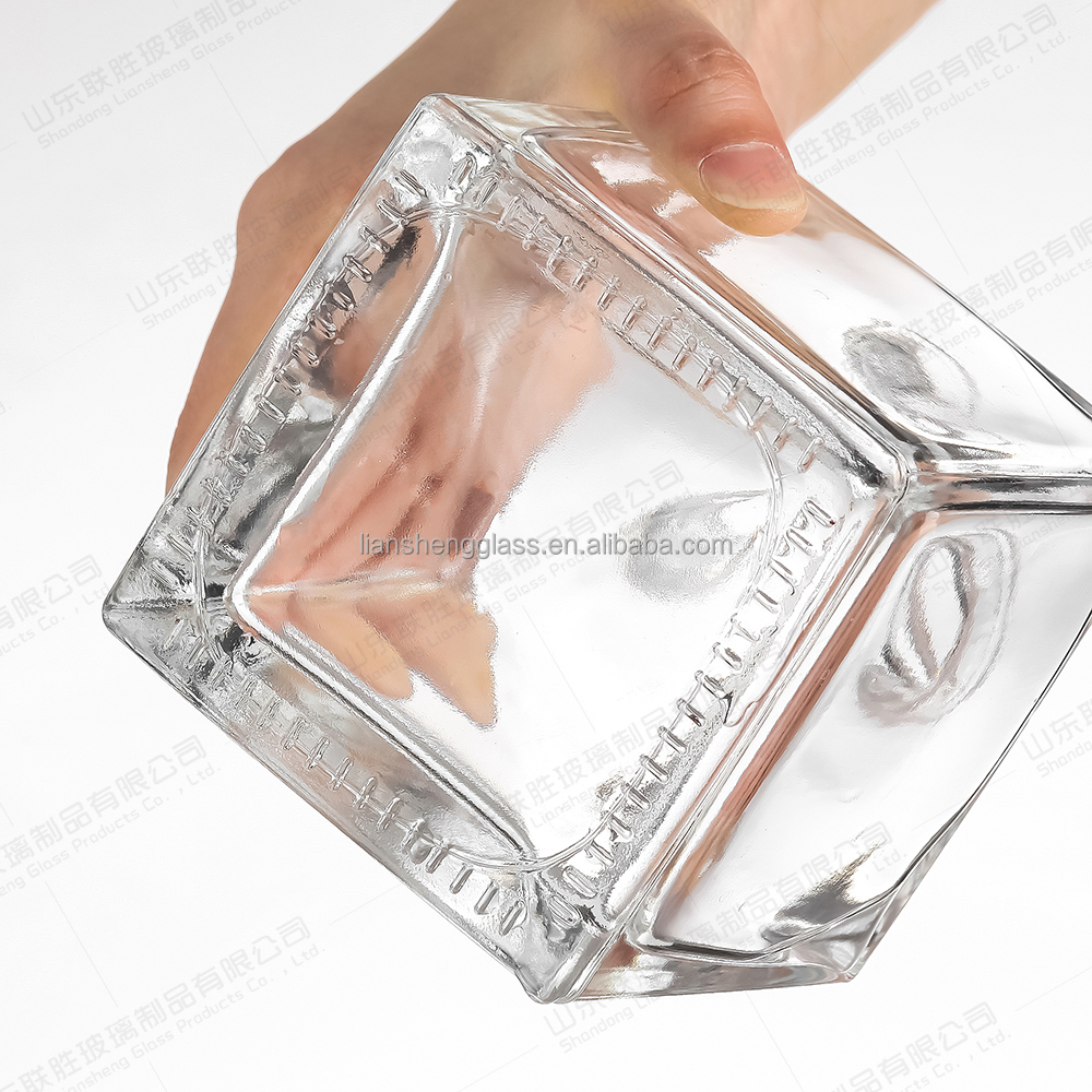 Base Material Glass Bottle for Homemade Alcohol and Beverages in Dice Square Shape