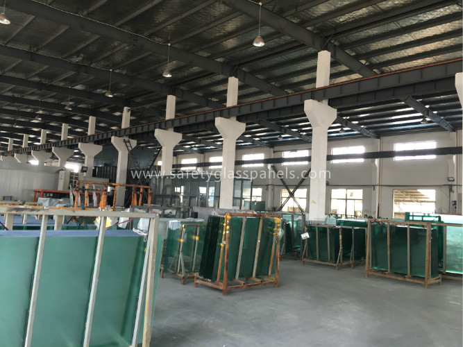 Low Iron Custom Tempered Glass Panels , Laminated Glass Film Safety